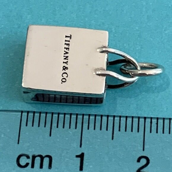 Retired, Like New, Authentic Tiffany & Co. Sterling Silver Shopping Bag Necklace - Picture 4 of 5